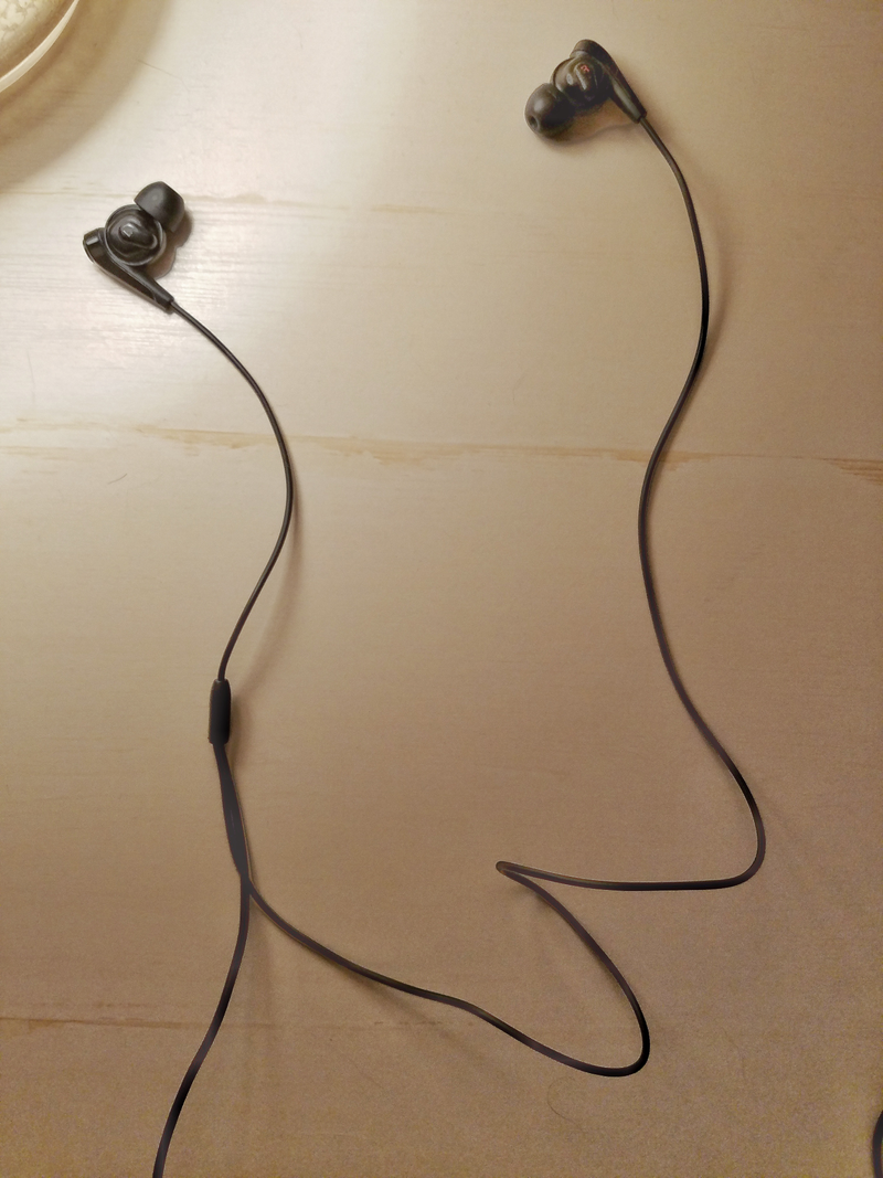Illustration for article titled I went down the rabbit hole of cheap Chinese supposedly-fancy headphones, and it was good